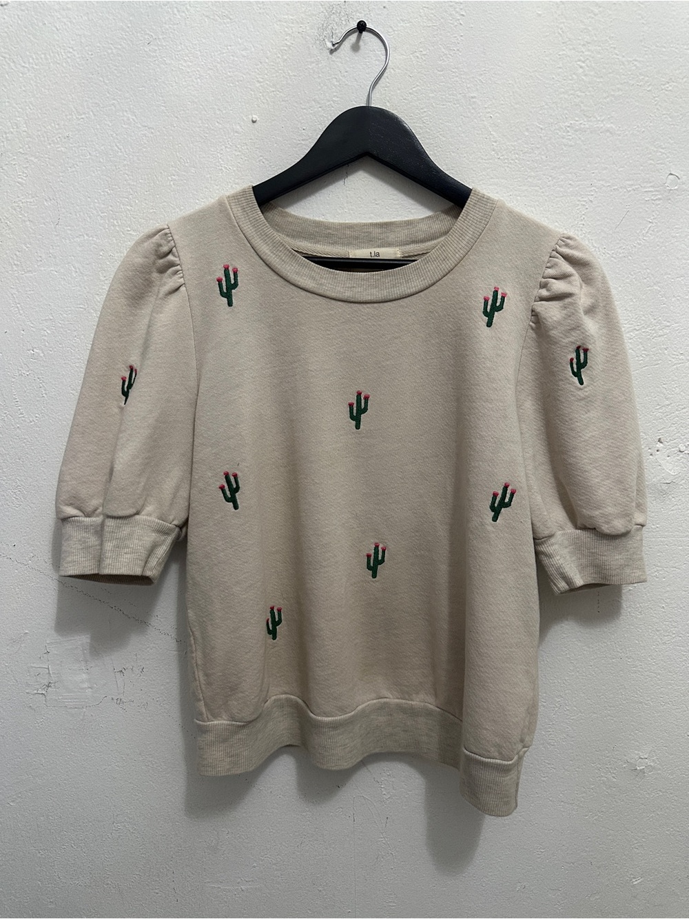 t.la Women’s S Cactus Embroidered Puff Sleeve Sweatshirt Beige